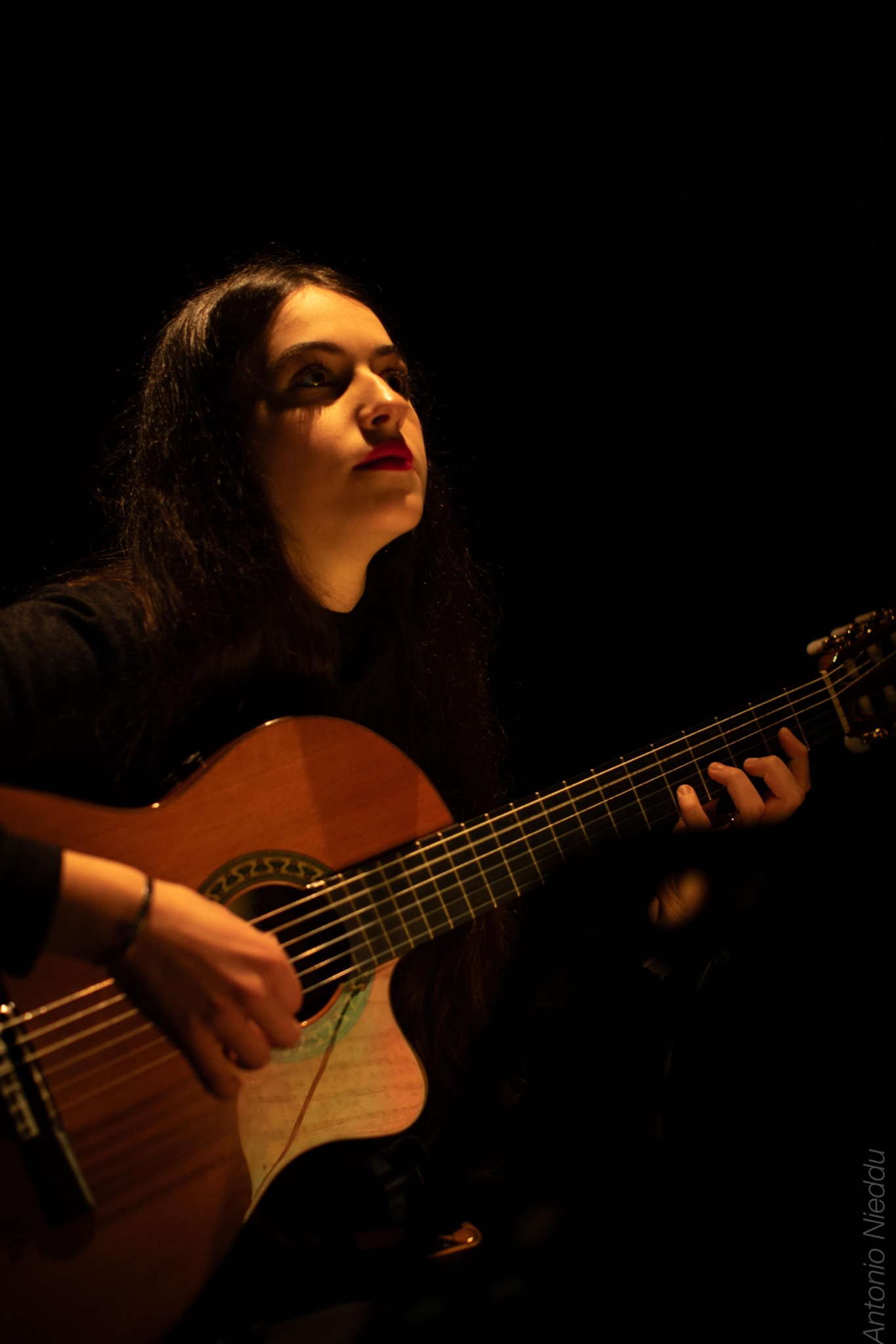 Annalisa Zito alla chitarra